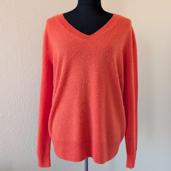 Vince Lightweight 100% Cashmere Weekend V-Neck Pullover Sweater Sz M Orange NWOT